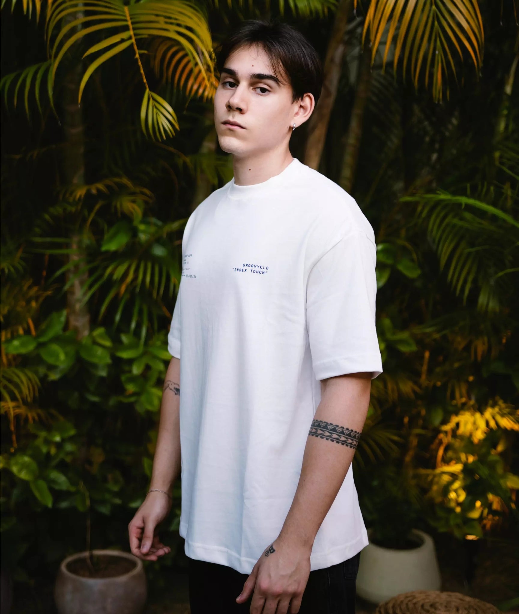 Index Touch Oversized Tee - GROOVYCLO