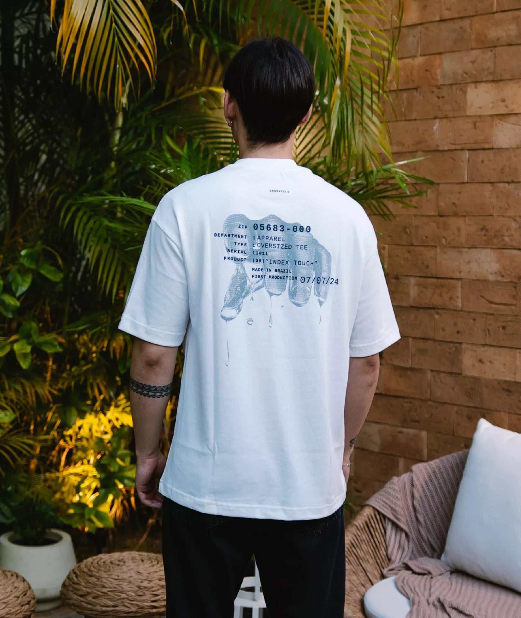 Index Touch Oversized Tee - GROOVYCLO